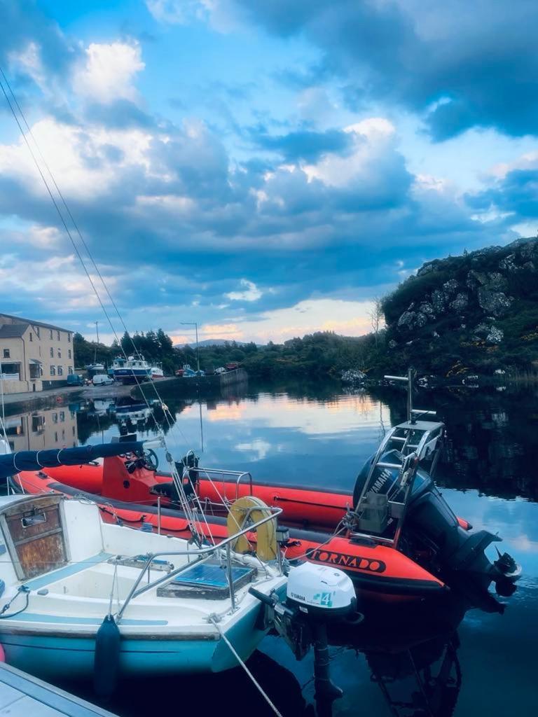 Apartamento The Old Boathouse At Bunbeg Harbour Exterior foto
